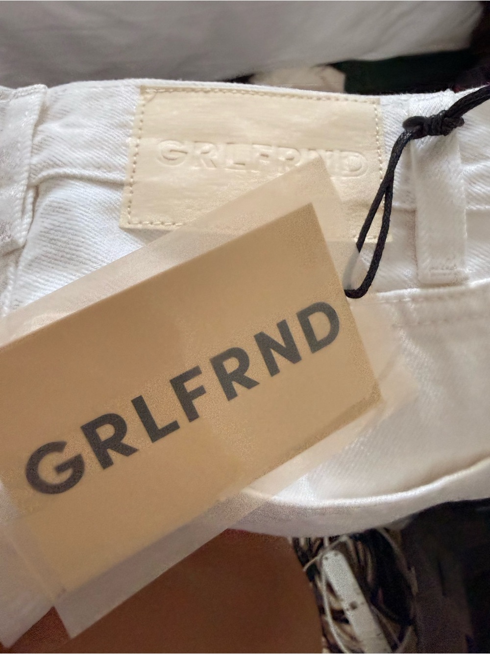 GRLFRND White Wide-Leg Cargo Pants - Picture 4 of 6